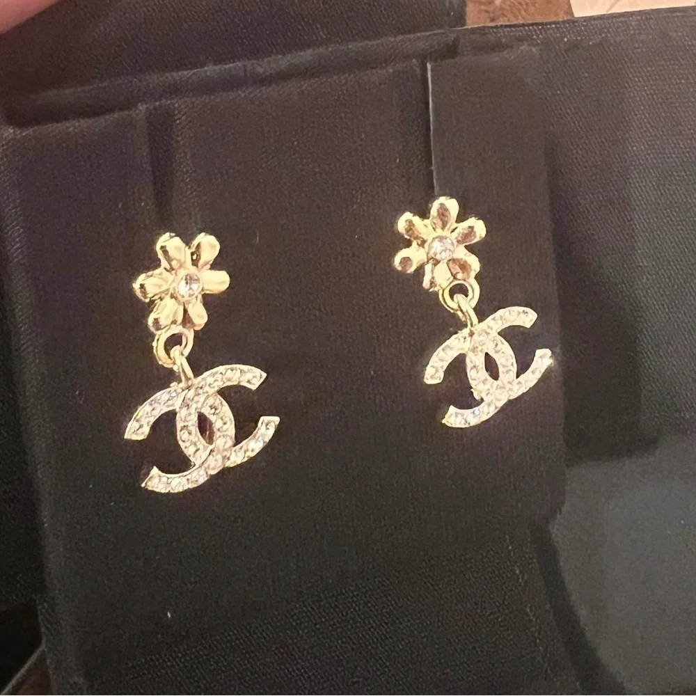 CHANEL• 23A drop crystal earrings